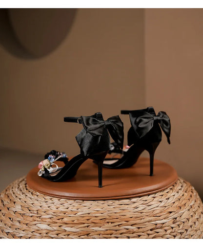 Escarpins à bout ouvert en satin pour femmes