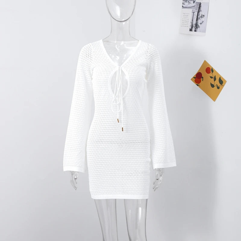 Robe de plage courte ajourée pour femme