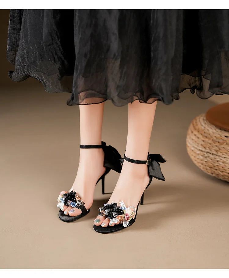 Escarpins à bout ouvert en satin pour femmes