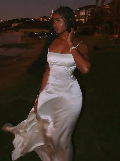 Robe longue élégante à lacets