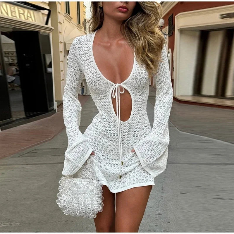 Robe de plage courte ajourée pour femme