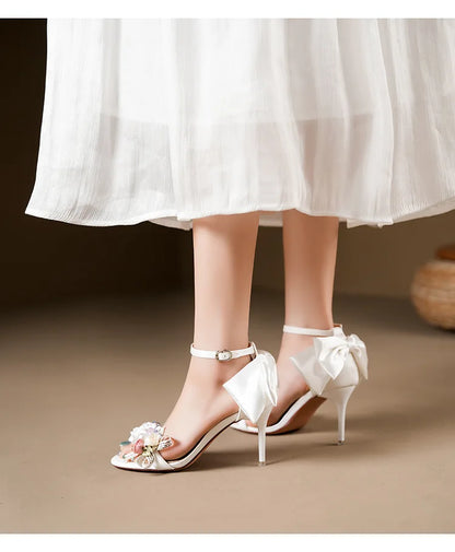 Escarpins à bout ouvert en satin pour femmes