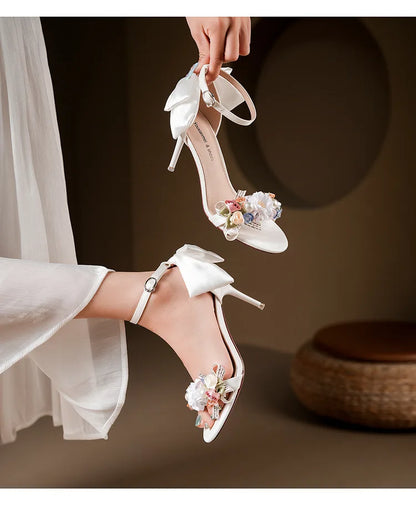 Escarpins à bout ouvert en satin pour femmes