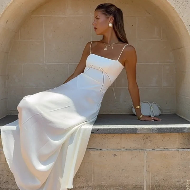 Robe longue élégante à lacets