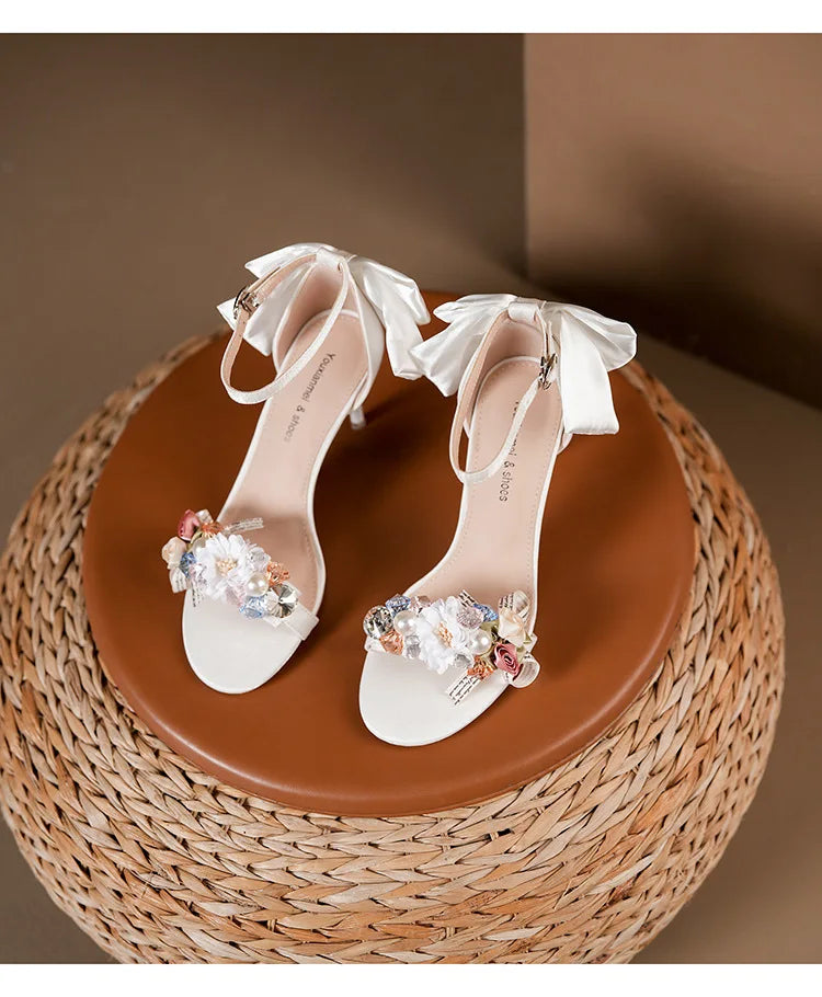 Escarpins à bout ouvert en satin pour femmes