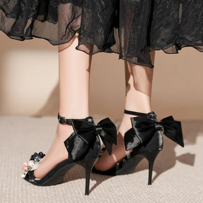 Escarpins à bout ouvert en satin pour femmes