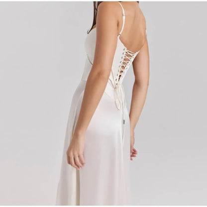 Robe longue élégante à lacets