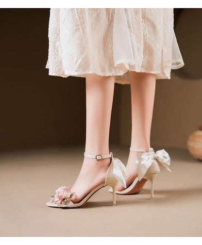 Escarpins à bout ouvert en satin pour femmes