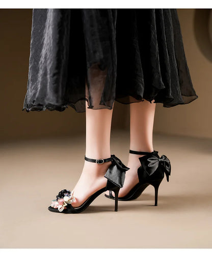 Escarpins à bout ouvert en satin pour femmes