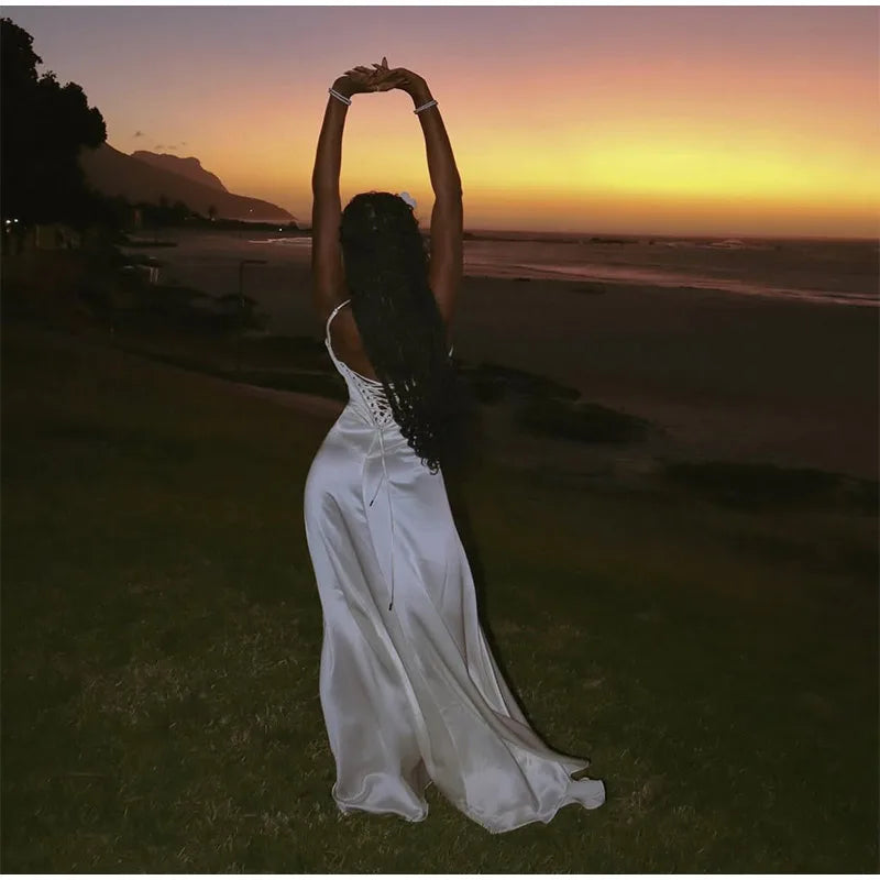 Robe longue élégante à lacets