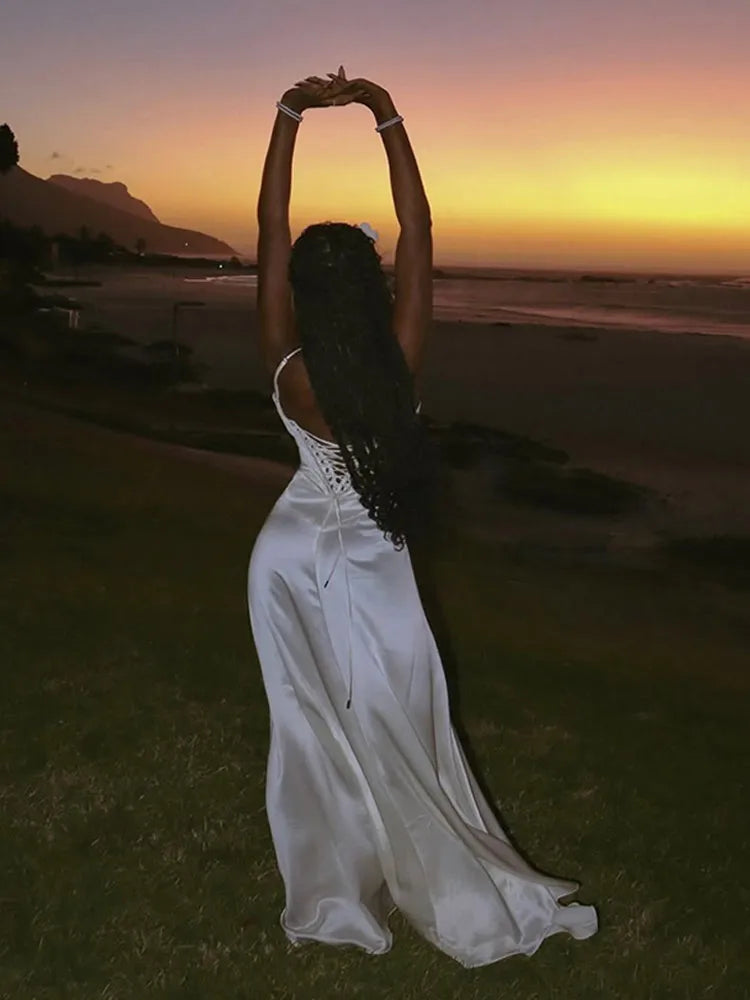 Robe longue élégante à lacets