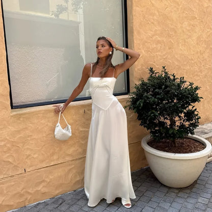 Robe longue élégante à lacets